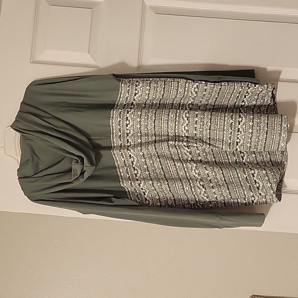 LulaRoe Amber Hoodie- large - Picture 4 of 6